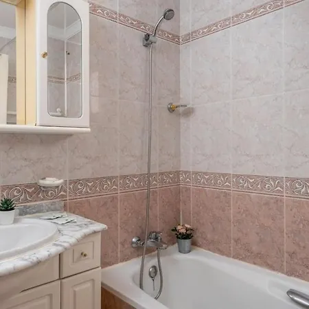 Cozy Seaview Getaway Apartment Fuengirola